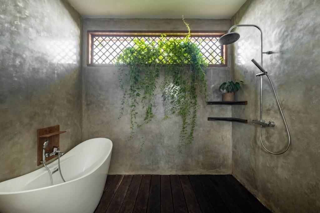 Villa Designer New 3Bdr - Lush Garden+Pool Gili Trawangan Esterno foto