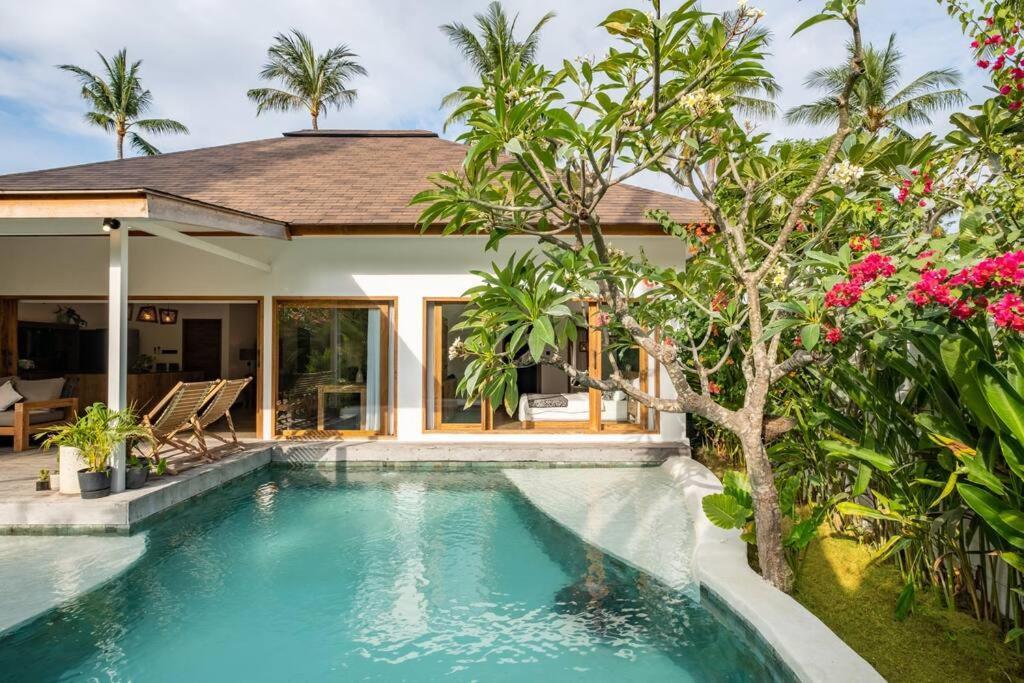 Villa Designer New 3Bdr - Lush Garden+Pool Gili Trawangan Esterno foto