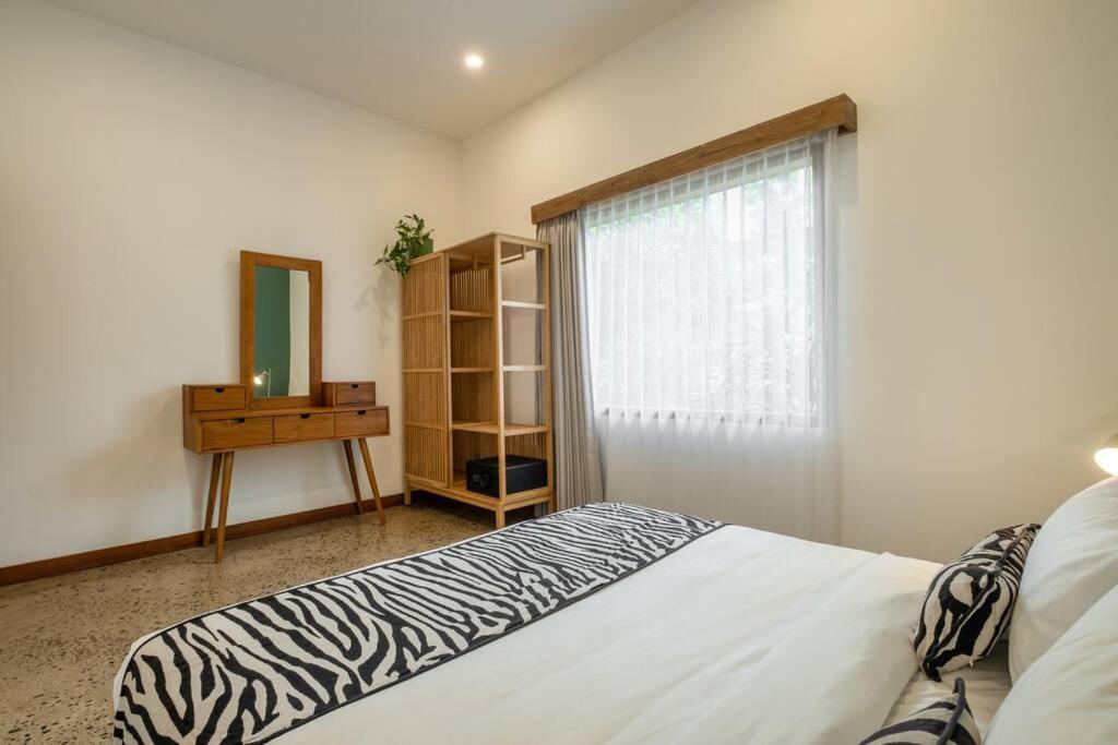 Villa Designer New 3Bdr - Lush Garden+Pool Gili Trawangan Esterno foto