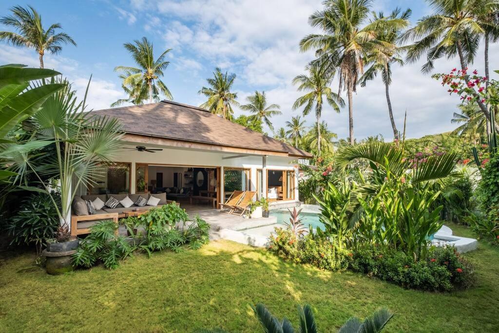 Villa Designer New 3Bdr - Lush Garden+Pool Gili Trawangan Esterno foto
